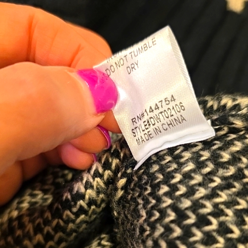 NWOT DAVI & DANI Black and Creamy Gray Leopard Sweater - Picture 7 of 7